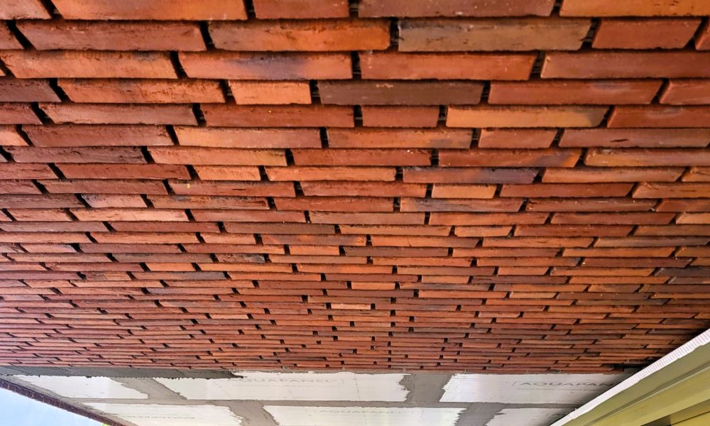 metselwerk aan het plafond, megamix lijm